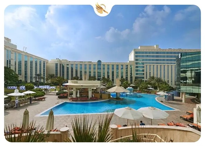 استخر و نمای بیرونی هتل فرودگاه میلنیوم دبی